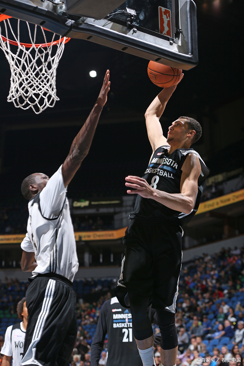 友博网页版 -阿贾克斯发布备战花絮，今晚远射贴柱，NBA季后赛任务艰巨，阵容厚度经受考验的简单介绍