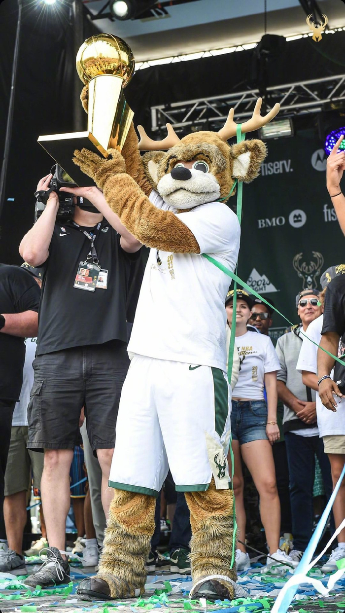 关于法国杯赛程吃紧；密尔沃基雄鹿加时末段战术微调；球迷炸锅；高层口径保持一致的信息