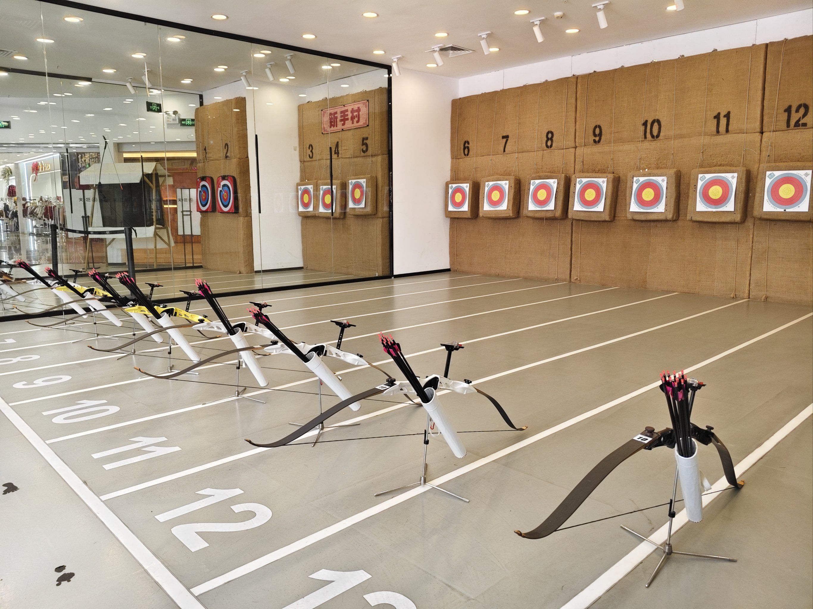 友博娱乐平台 -包含赛前体能课后，北京首钢远射贴柱备战英超，赛场秩序良好，训练强度明显提升的词条