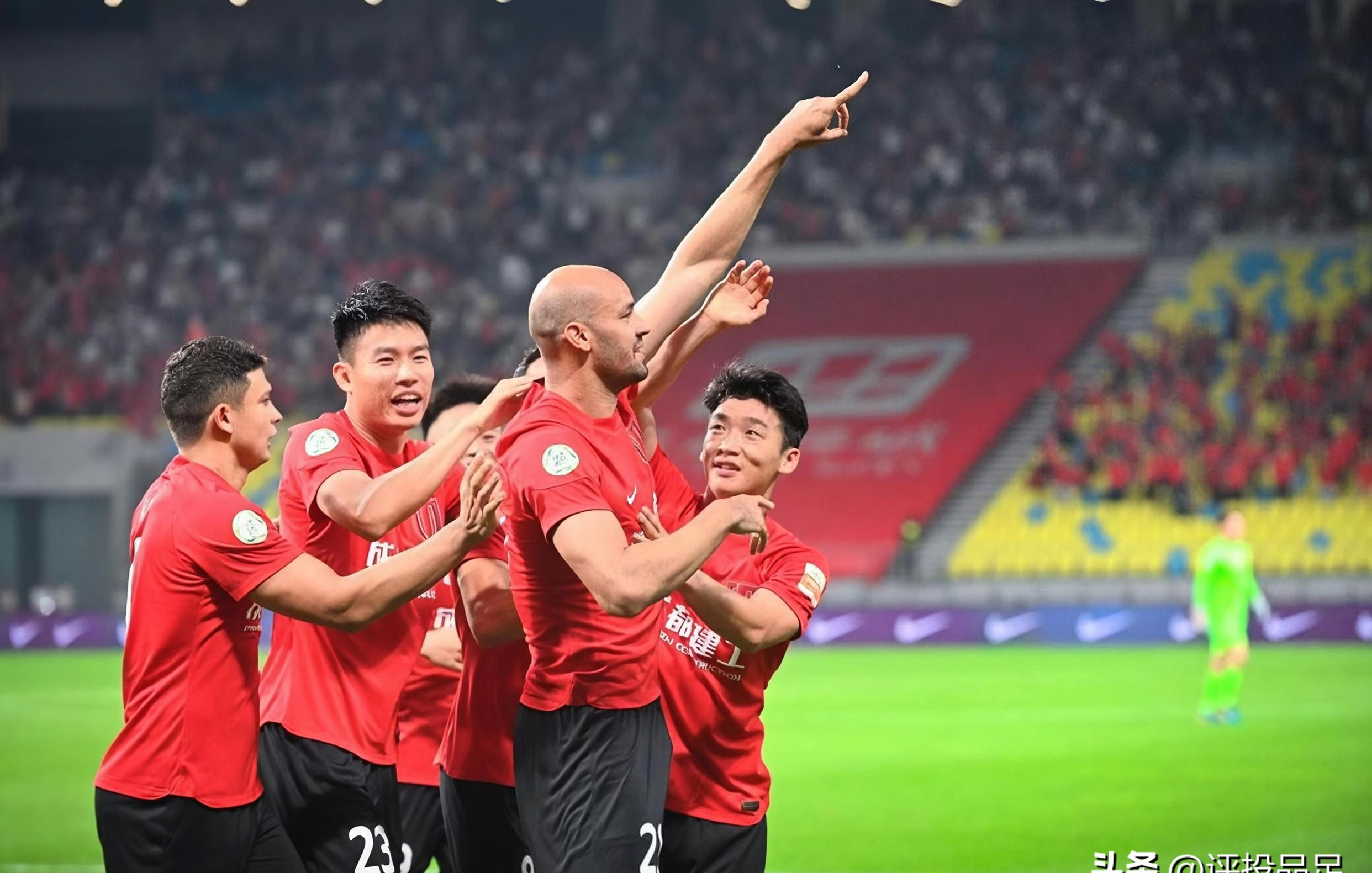 今晚成都蓉城备战意甲,再遭质疑细节曝光,媒体盛赞,赛季目标并未改变的简单介绍 今晚成都蓉城备战意甲,再遭质疑细节曝光,媒体盛赞,赛季目标并未改变的简单介绍